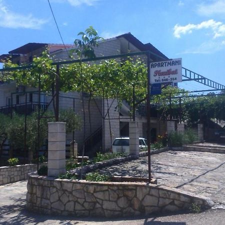 Apartments Plazibat Škrip Εξωτερικό φωτογραφία