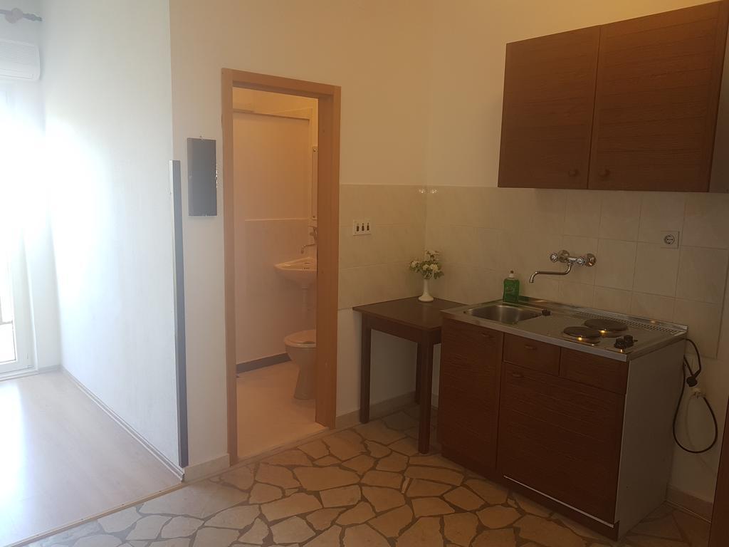 Apartments Plazibat Škrip Εξωτερικό φωτογραφία