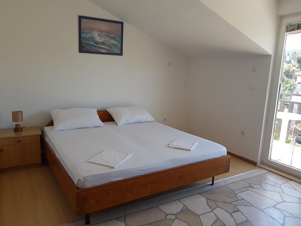 Apartments Plazibat Škrip Εξωτερικό φωτογραφία